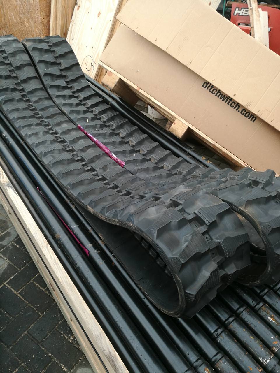 Гусеница 180х72х36 Другой бренд
